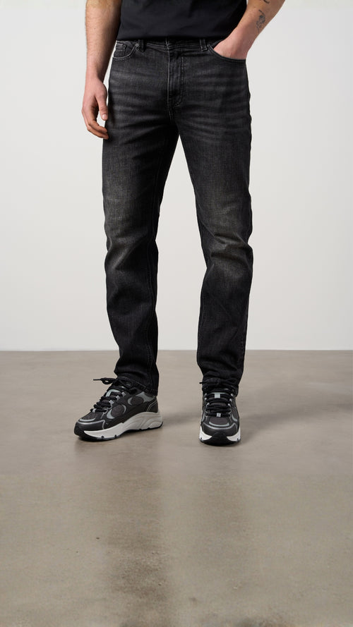Straight Leg Denim Jeans Black