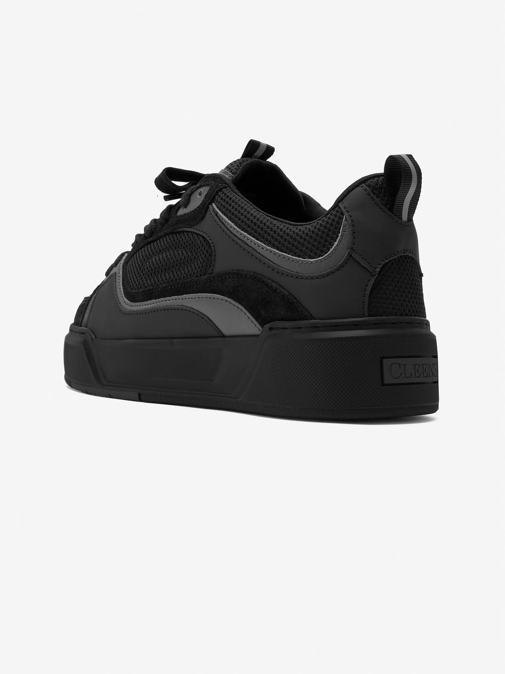 Essential Skate Triple Black-3