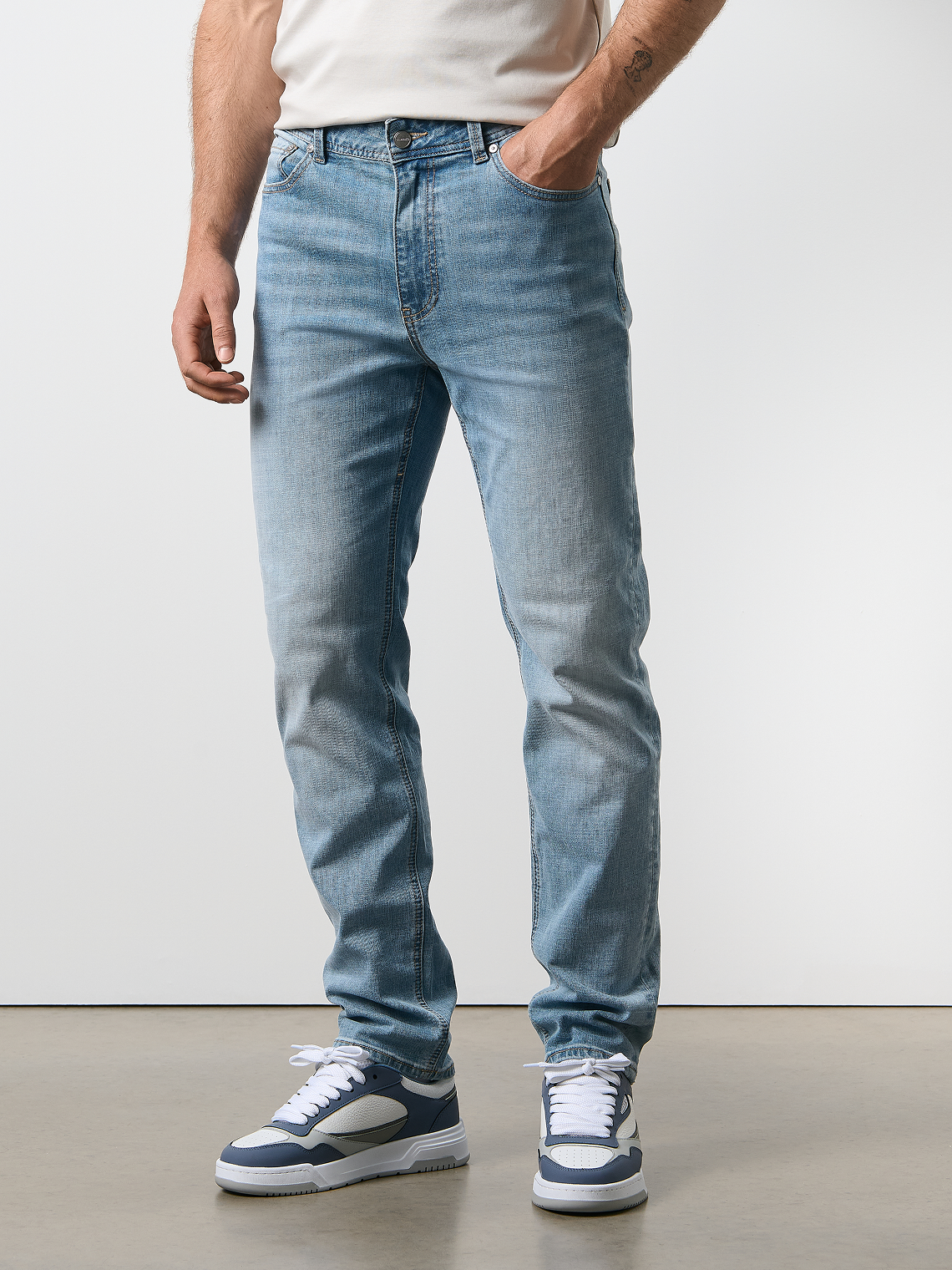 Straight Leg Denim Jeans Light Blue