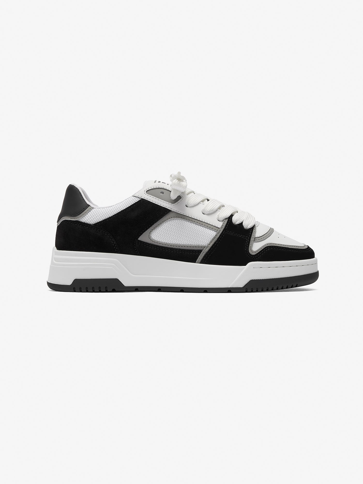 Black and white sneaker perfect for going out