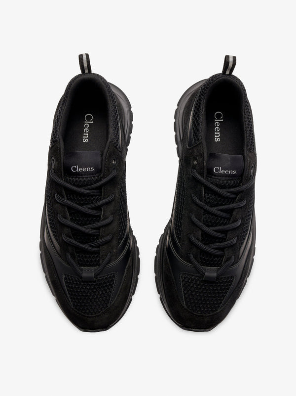 Essential Runner Triple Black V2 Cleens